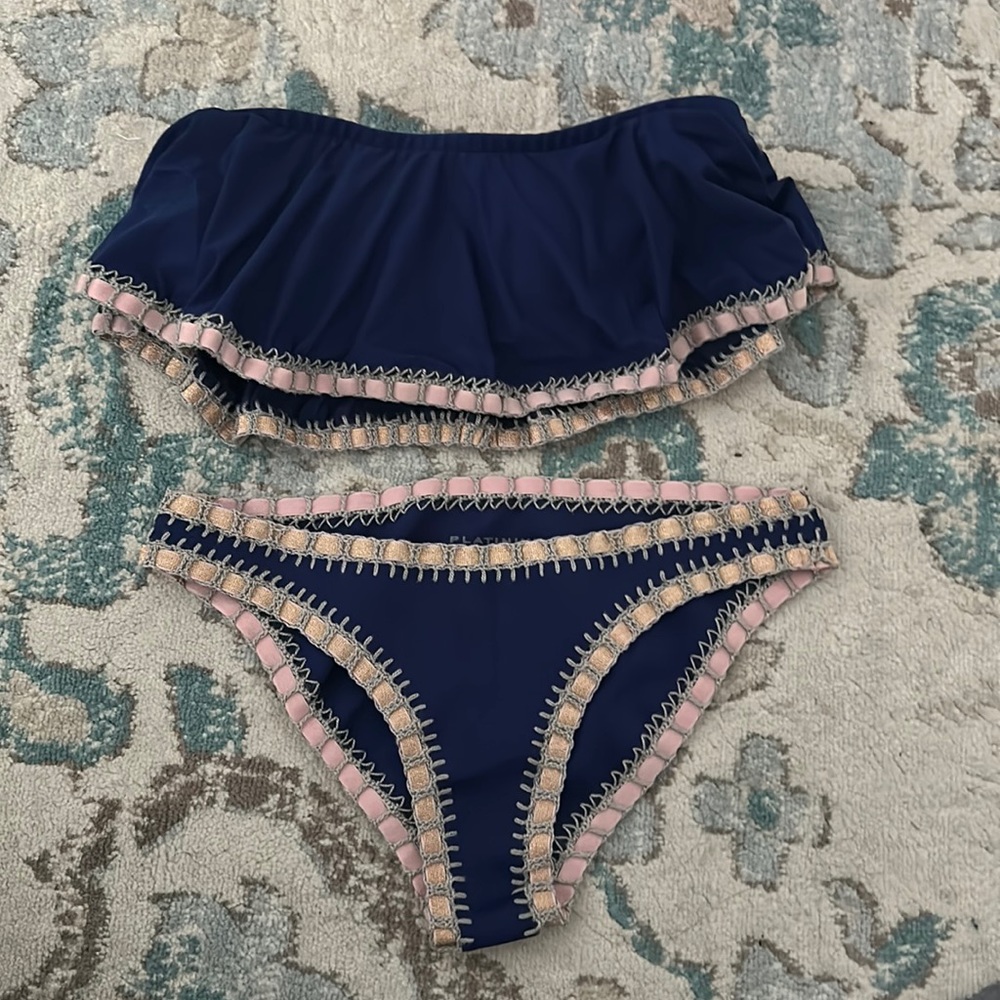 Platinum swimwear great condition